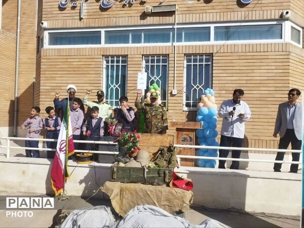 فرزندان شهدا با همراهی ارتش راهی مدرسه شدند