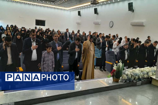 تجلیل از دانش‌آموزان تراز انقلاب اسلامی استان بوشهر