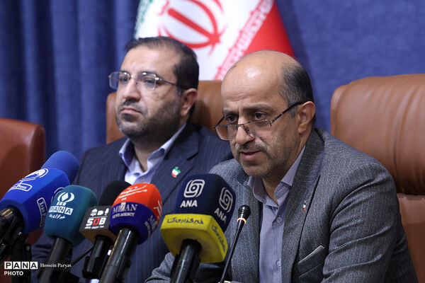 نشست خبری آغاز آموزش هوش مصنوعی به معلمان سراسر کشور
