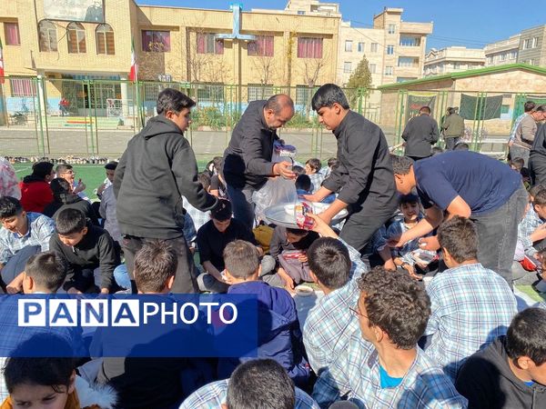 دانش‌آموزان مدرسه شاهد شهید کاظمی در سوگ شهادت حضرت فاطمه (س)