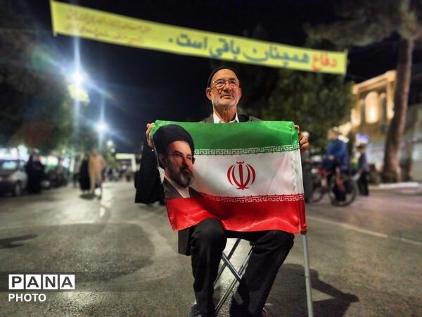 اجتماعات شبانه در حسینیه امام خمینی(ره) نیشابور به یاد رهبر شهید