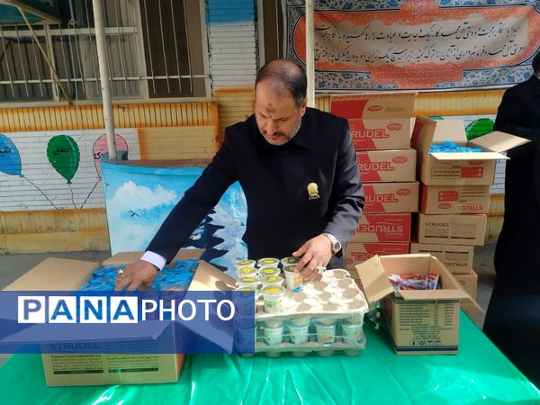 حضور خادمین  آستان قدس رضوی در دبستان ۲۲ بهمن ناحیه ۵ مشهد