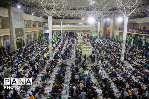 سفره افطاری حرم کریمه اهل بیت(س) در ماه ضیافت الهی