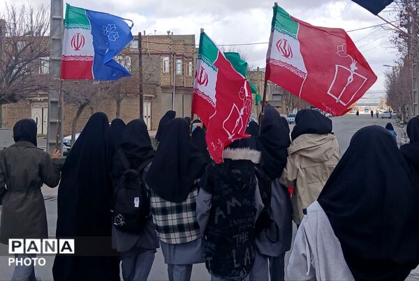 دانش آموزان لالجین بیتاب میناب شدند