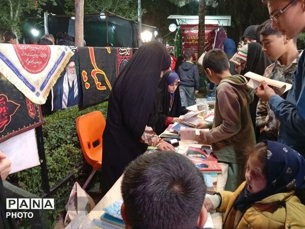 موکب های پذیرایی در حاشیه اجتماعات مردمی در شهرستان کاشمر 