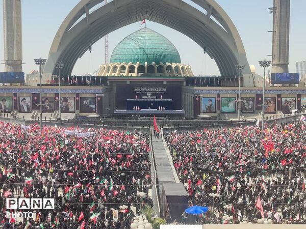 مصلی امام خمینی(ره) تهران میزبان آیین باشکوه وداع با پیکر مطهر رهبر شهید