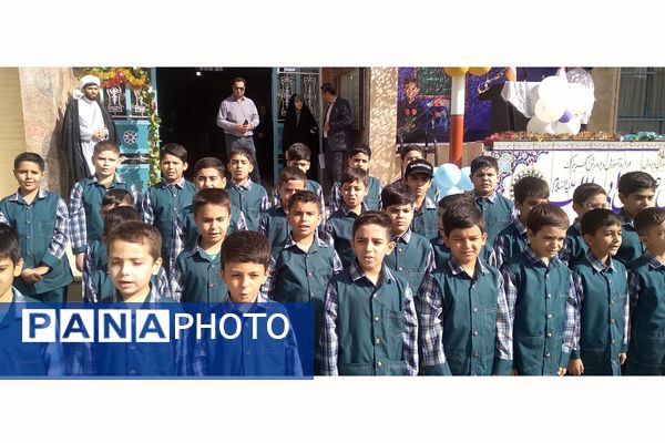 نواختن زنگ بازگشایی مدارس در دبستان علی بن ابیطالب(ع) باقرشهر