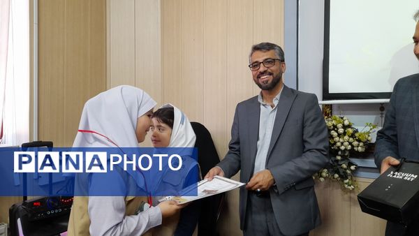 مراسم تجلیل از دانش‌آموزان برتر خبرنگار پانا