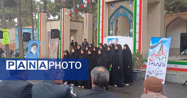  غبارروبی مزار شهدا در نیشابور 