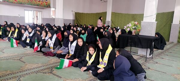 جشن روز دانش آموز دختران دبیرستان حضرت فاطمه و حضرت رقیه در مهدیه شهر بار نیشابور 