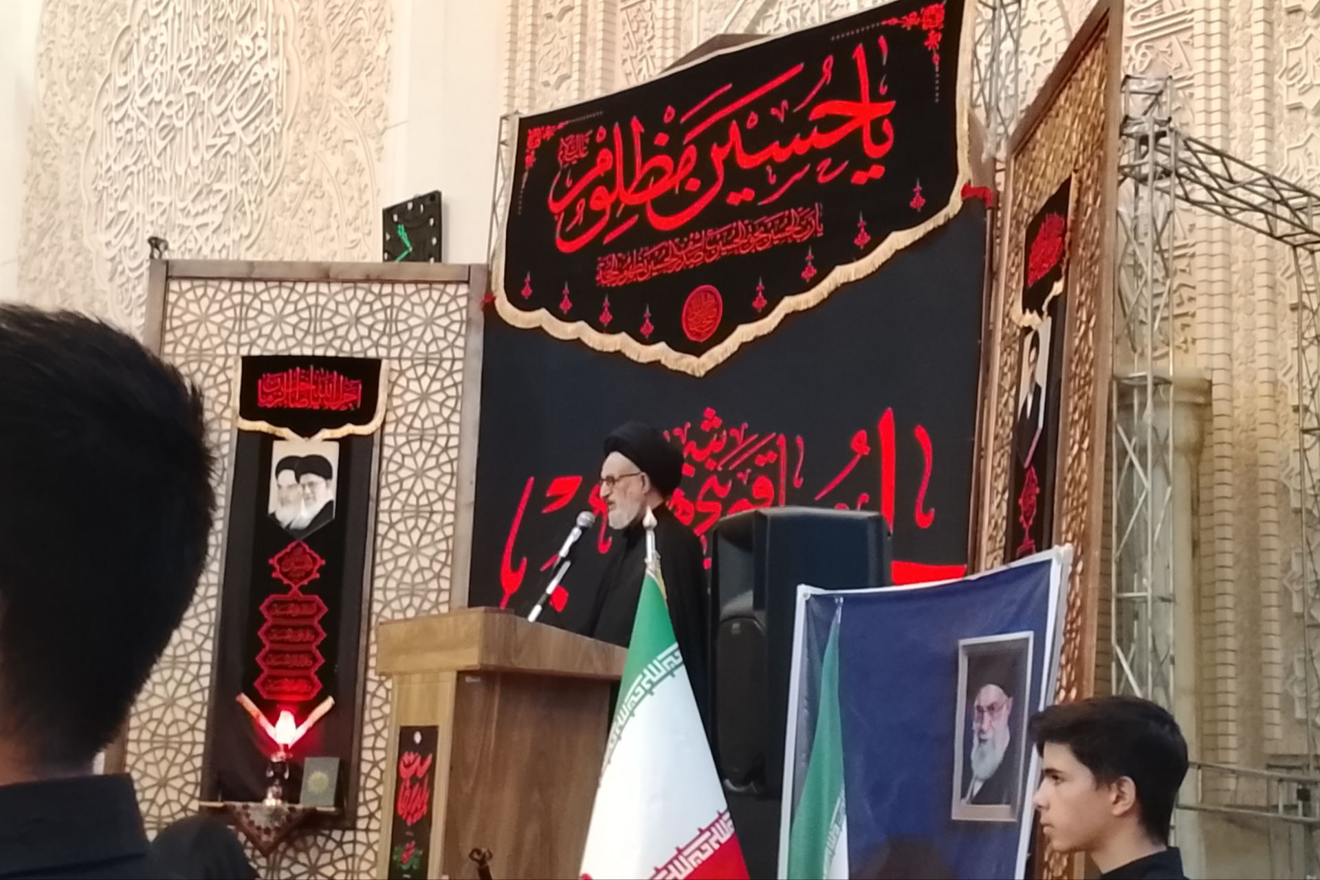 انتقام خون رهبر شهید با ضربه ملت‌های مسلمان به پیکر استکبار گرفته خواهد شد