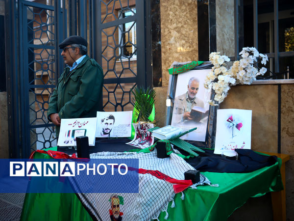 حضور پرشور مردم شهرضا در تشییع پیکر مطهر ده شهید گمنام دوران دفاع مقدس 