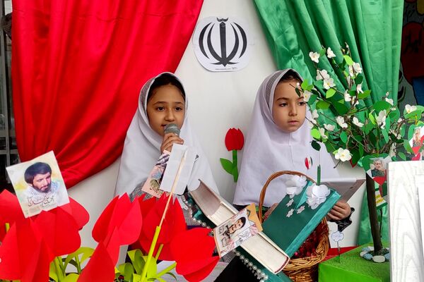 برگزاری جشن‌های باشکوه پیروزی انقلاب اسلامی در مدارس رباط‌کریم