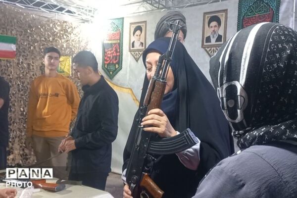 آموزش میهن‌پرستی در میدان عمل؛ روایت آموزش و پرورش از حضور دانش‌آموزان در تجمعات