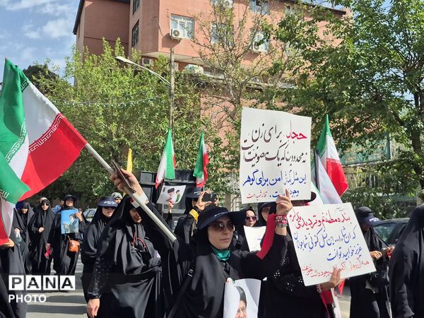 آخرین بدرقه؛فرهنگیان و دانش‌آموزان در سوگ رهبر شهیدشان