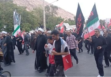 موکب‌های خدمت در مسیر جاماندگان اربعین زرقان