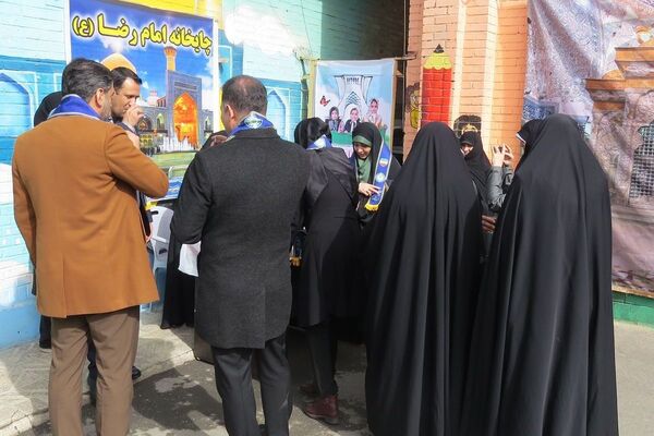 فجر دانش آموزی در قلبِ ری