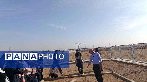 بازدید دانش آموزان دبیرستان فرزانگان از اداره هواشناسی خواف