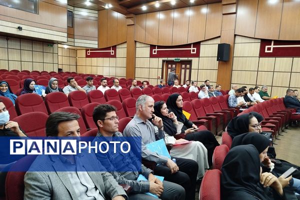 نشست تخصصی مدیران اماکن ورزشی در اداره کل شهرستانهای استان تهران 