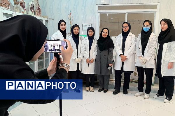 هیجان تجربه و یادگیری با نواخته شدن زنگ آزمایشگاه در بهشت آیین