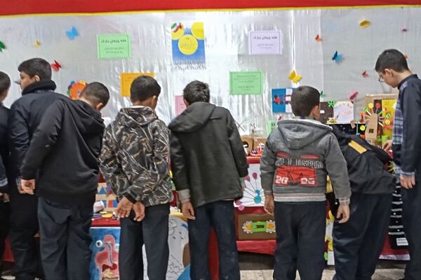 گرامیداشت «هفته پژوهش» در دبستان شهید دکتر چمران ناحیه دو شهرری 