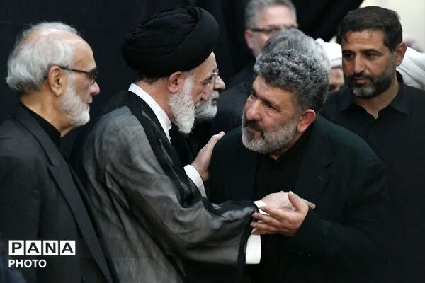 مراسم یادبود شهدای خانواده رهبر شهید در حرم حضرت عبدالعظیم حسنی علیه السلام 
