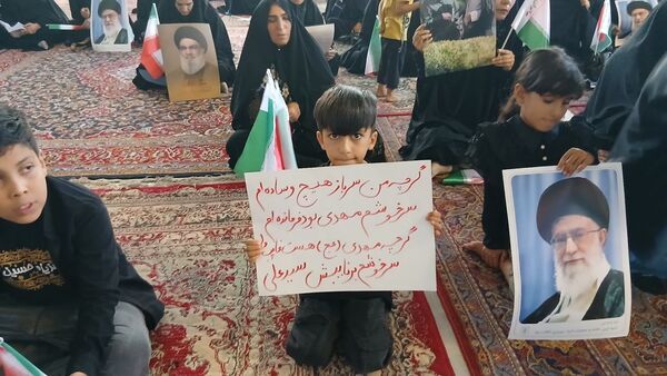 خروش شیر زنان چهارمحال‌وبختیاری در حمایت از رهبر انقلاب