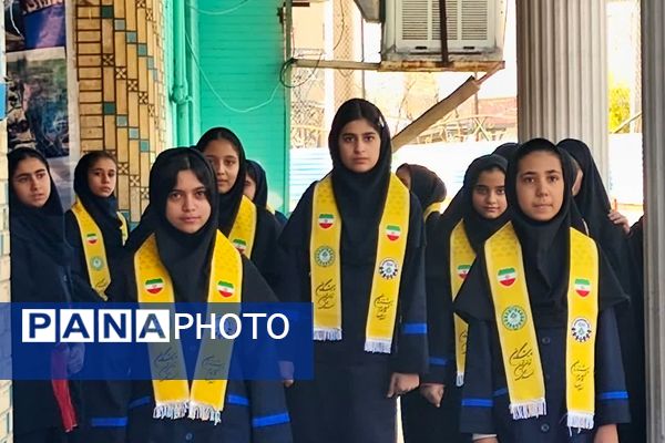 گرامیداشت ایام الله دهه فجر در دبیرستان رضوی شیراز