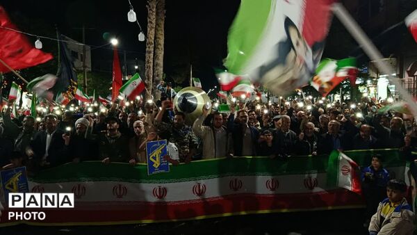 از پاسداران انقلاب در شب مقاومت و خونخواهی تجلیل شدند