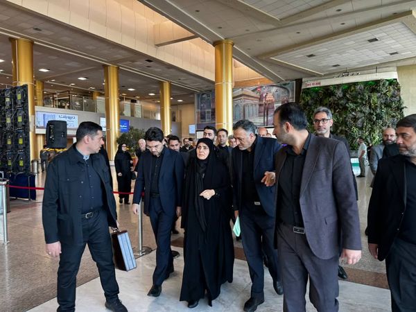 بازدید وزیر راه و شهرسازی از روند خدمات‌رسانی زائران در ایام پایانی دهه صفر