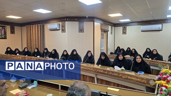 دیدار مدیران و فرماندهان بسیج دانش‌آموزی با امام جمعه بافق