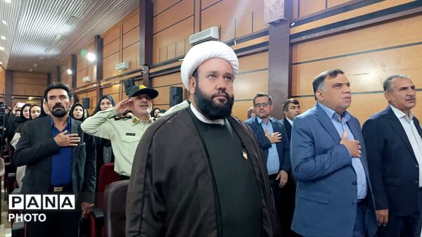 جشن روز معلم با حضور معاون پرورشی و فرهنگی وزیر آموزش و پرورش