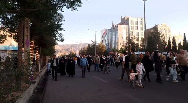 حضور پرشور دانش‌آموزان بیرجندی در اجتماع غدیر