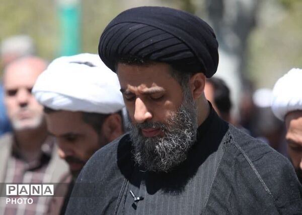 مردم نظرآباد با قلب‌هایی مالامال از عشق و وفا در سوگ رهبر شهید گردهم آمدند