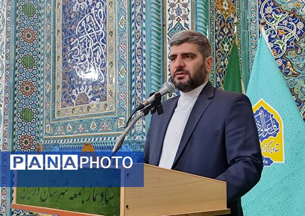 نماز عبادی سیاسی جمعه با حضور پرشور عموم مردم شهرستان ورامین