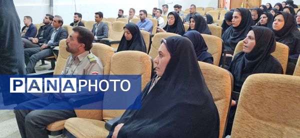 جلسه مربیان پیشتاز سازمان دانش‌آموزی در فارسان