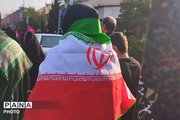 خروش ملت در بدرقه پیکر رهبر شهید