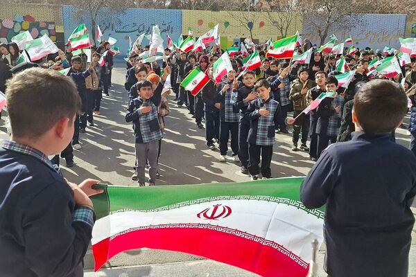 گرامیداشت دهه مبارک فجر در ناحیه دو شهرری
