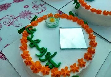 کیک همدلی برای آقای مهربانی‌ها؛ رسمی که از سال ۹۸ ماندگار شد