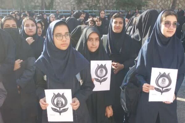 شور و شوق دانش‌ آموزان فرهنگیان در آغاز سال تحصیلی در خرم آباد