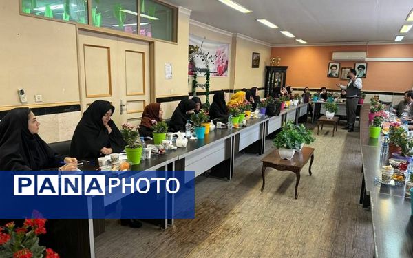 کارگاه توانمند‌سازی مشاوران مدارس شهرستان قرچک‌ 