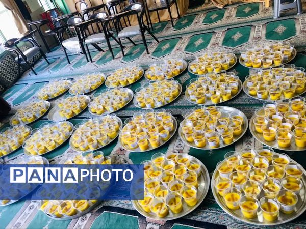 پخت شله‌زرد نذری با یاد ضامن آهو در قائمشهر