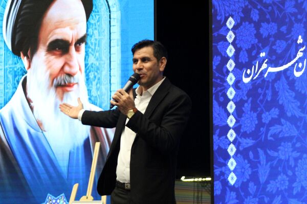 آیین تجلیل از برگزیدگان چهل و دومین دوره مسابقات فرهنگی و هنری دانش‌آموزان شهر تهران
