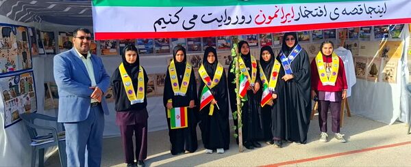 وقتی مدرسه صحنه انقلاب شد؛ زنگی که با سرود و افتخار نواخته شد