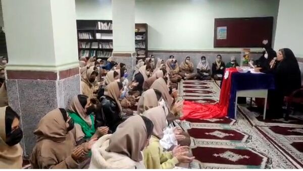 گرامیداشت روز مادر در دبیرستان حضرت آسیه (س)  