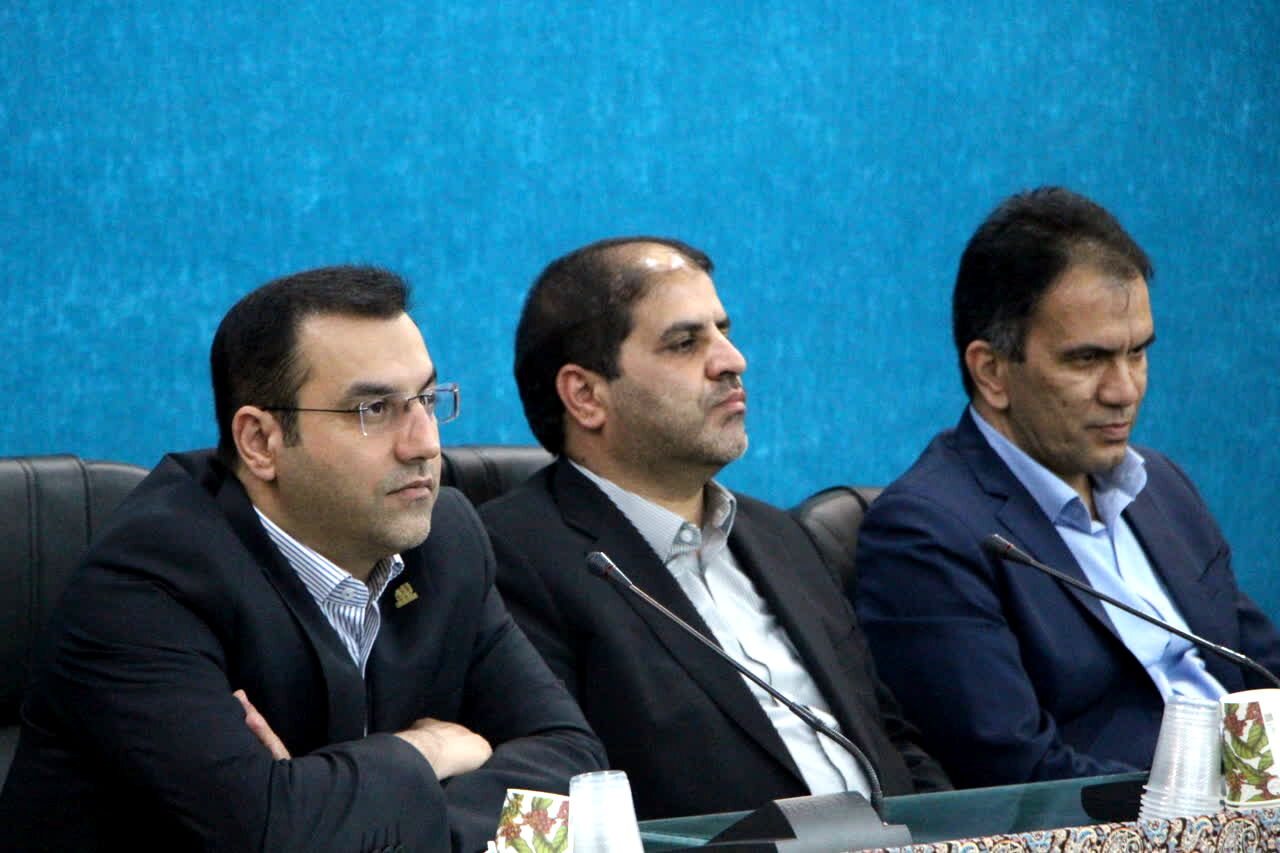 نشست رئیس سازمان فنی و حرفه ای کشور با فرمانداران استان یزد 