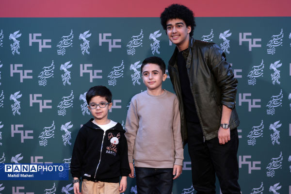 نشست نقد و بررسی فیلم «سرزمین فرشته‌ها» در چهل و چهارمین جشنواره ملی فیلم فجر