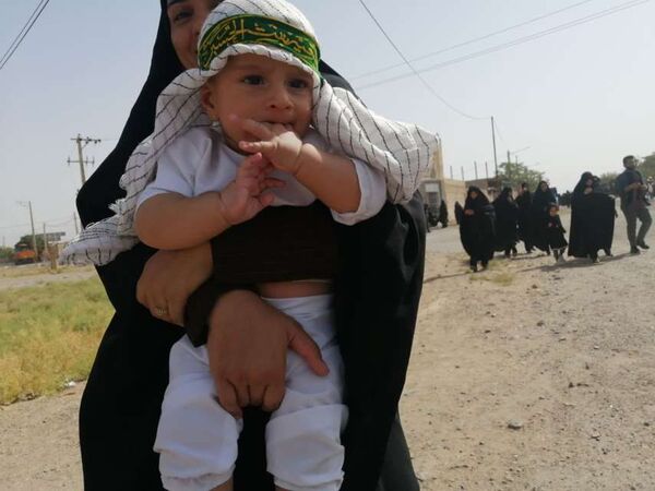 حضور پررنگ کودکان و نوجوانان روستای نقاب در همایش بزرگ عاشورای حسینی