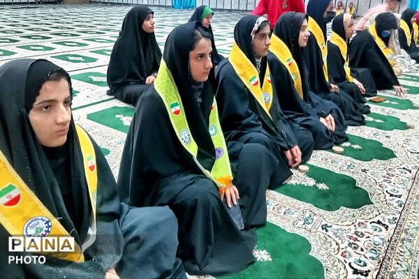حضور پرشور فرهنگیان و دانش آموزان پیشتاز در نماز جمعه‌‌ بخش دیشموک