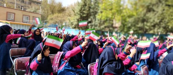 جشن شکوفه ها در دبستان شهید رضا نایب ناحیه۴ مشهد